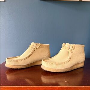Clark’s Beige Suede Ankle Boots size 7 1/2